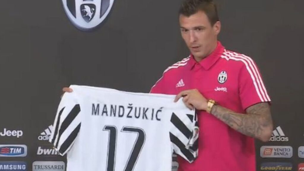 Mandzukic ai tempi della presentazione alla Juventus